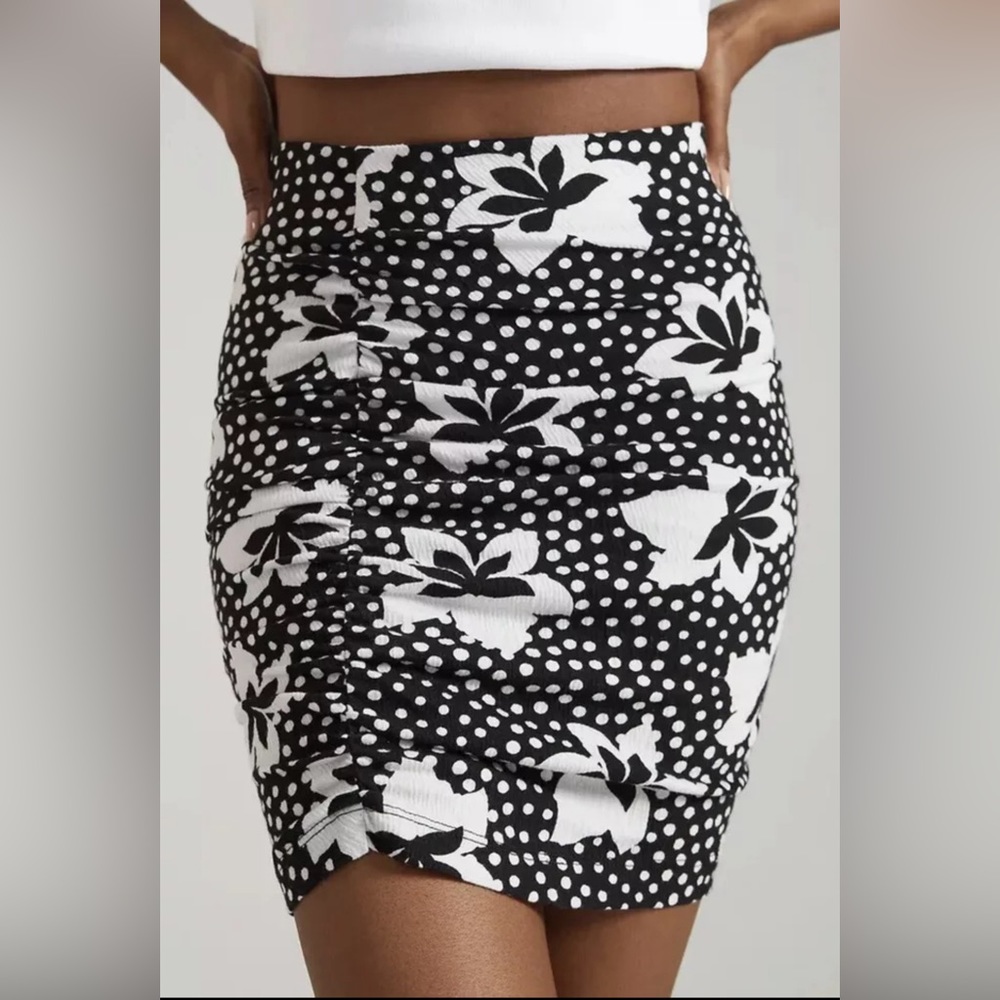 Anthropologie Porridge Black & White Polka Dot Floral Ruched Knit Mini Skirt L